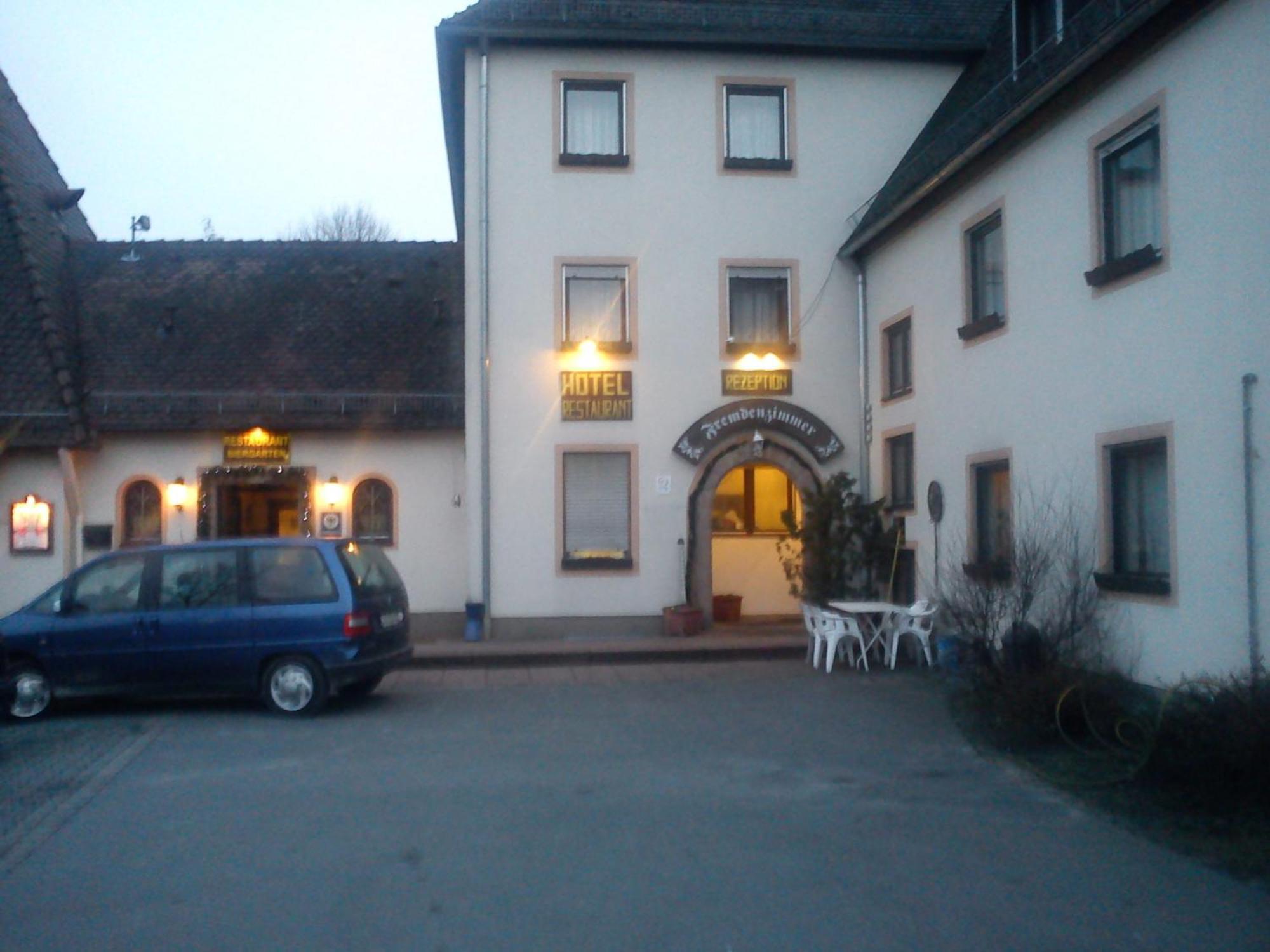 Hotel-Restaurant Hellmann Schwarzenbruck Exterior foto